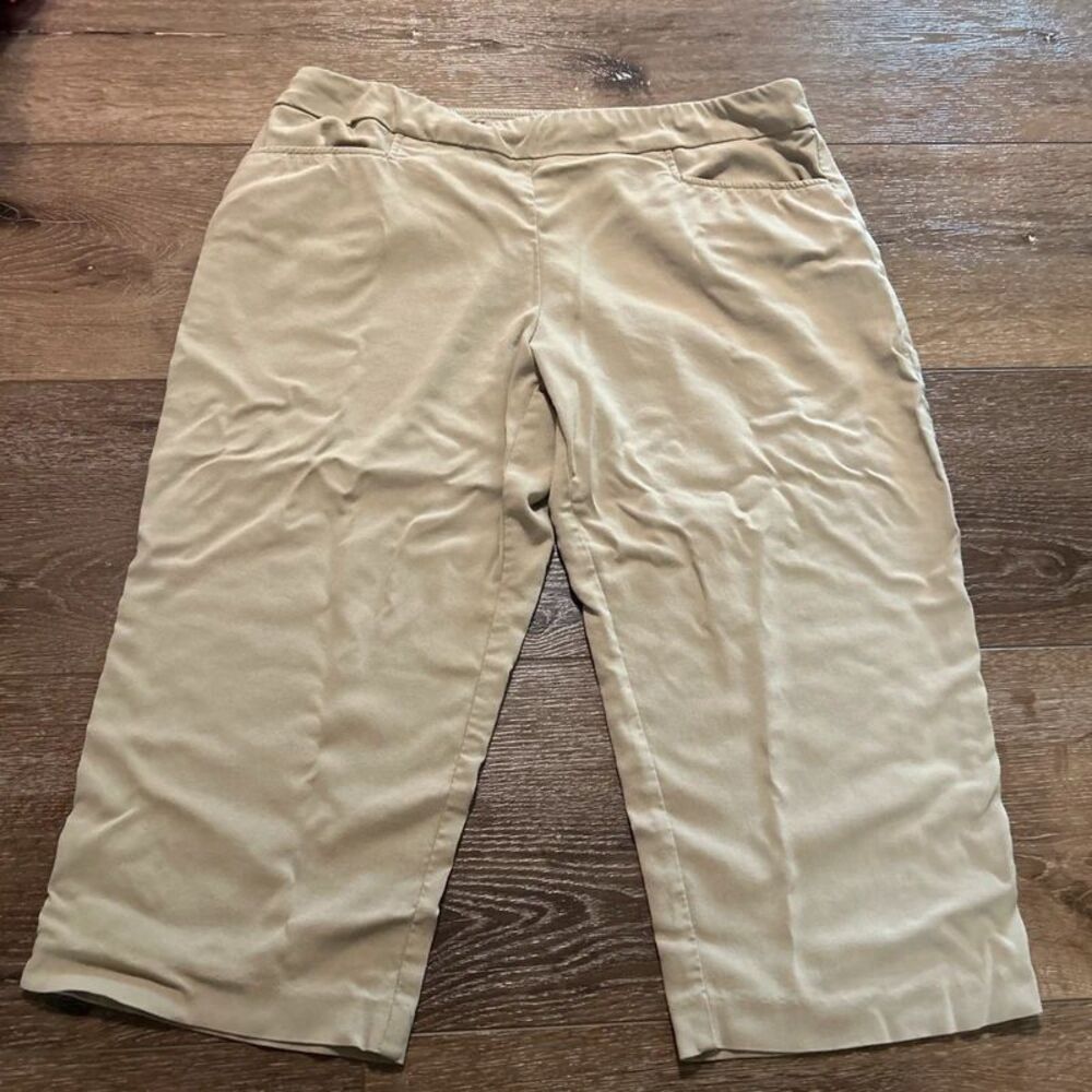 Time and Tru Women's Capri Elastic Waist Khaki Pants Size Large